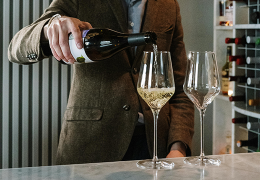 Sommelier: El experto en vinos que guía tu experiencia gastronómica